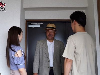 Bố đến thăm con trai rồi bất ngờ địt luôn bạn gái của con